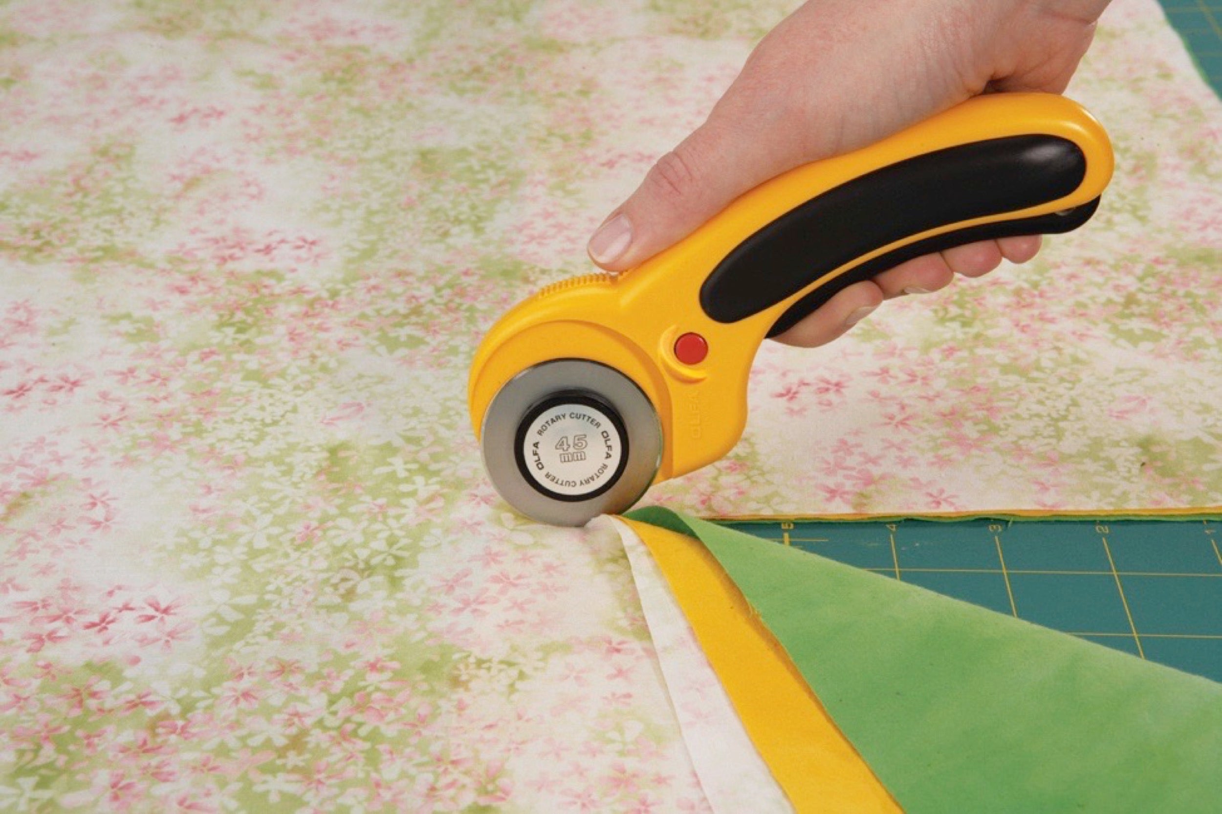 Photo of OLFA rotary cutter in deluxe ergonomic 45mm size RTY-2/DX