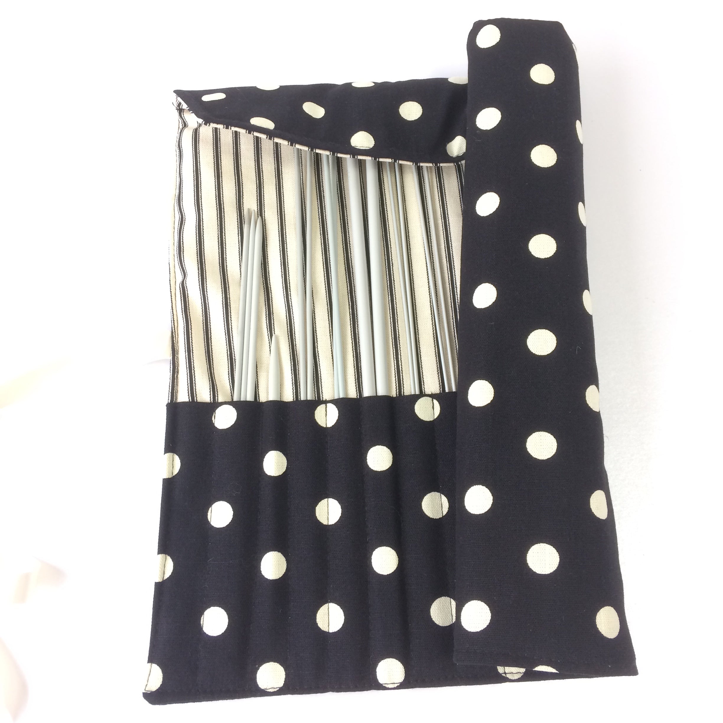 knitting needle roll with needles inside