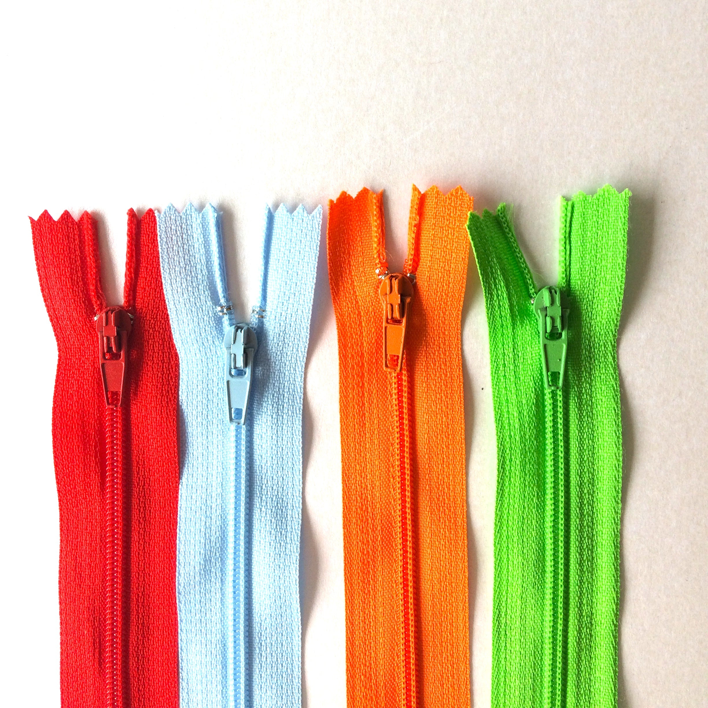 Standard zipper, closed end in 4 colours only 8" available